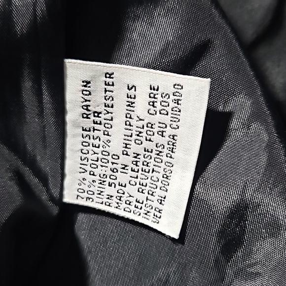 Le Suit women's blazer size 12 blue and black plaid with gold stripe. - Picture 4 of 6